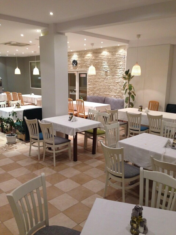 Helios Hotel