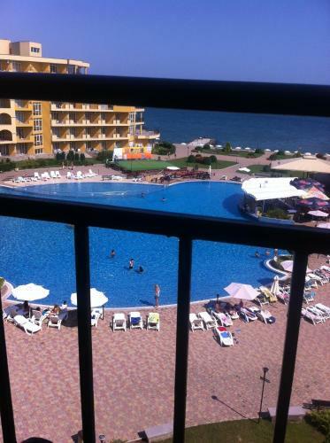 Midia Grand Apartment