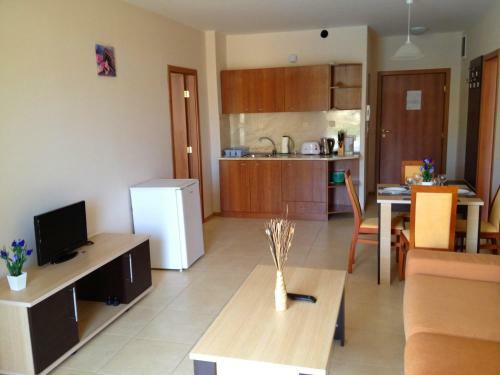 Apartments In Grand Midia Aheloy Palace