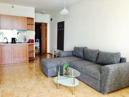 Apartments In Grand Midia Aheloy Palace