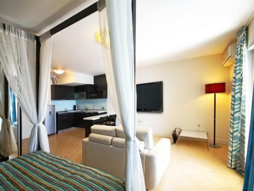 Apartments In Grand Midia Aheloy Palace