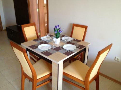 Apartments In Grand Midia Aheloy Palace