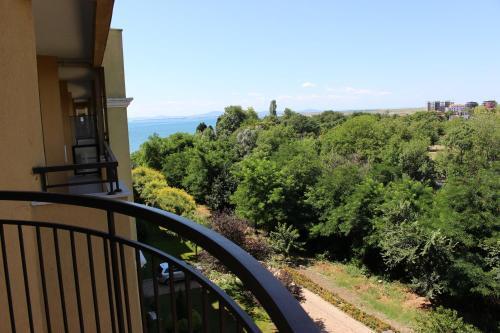 Apartments In Grand Midia Aheloy Palace