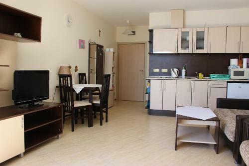 Apartments In Grand Midia Aheloy Palace