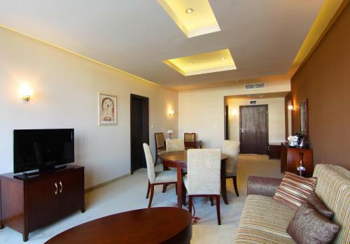Vineyards Hotel