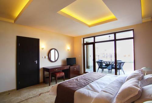 Vineyards Hotel