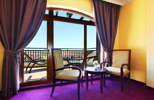 Vineyards Hotel