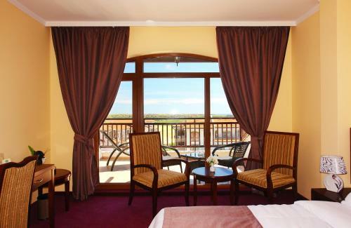 Vineyards Hotel