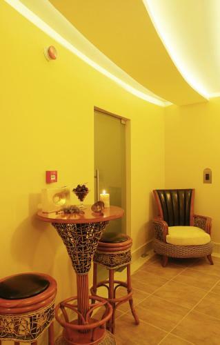 Vineyards Hotel