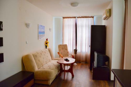 Rainbow Aparthotel