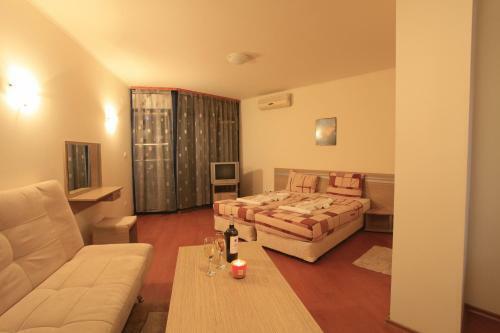 Rainbow Aparthotel