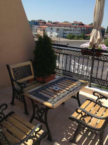 Hotel Deykin