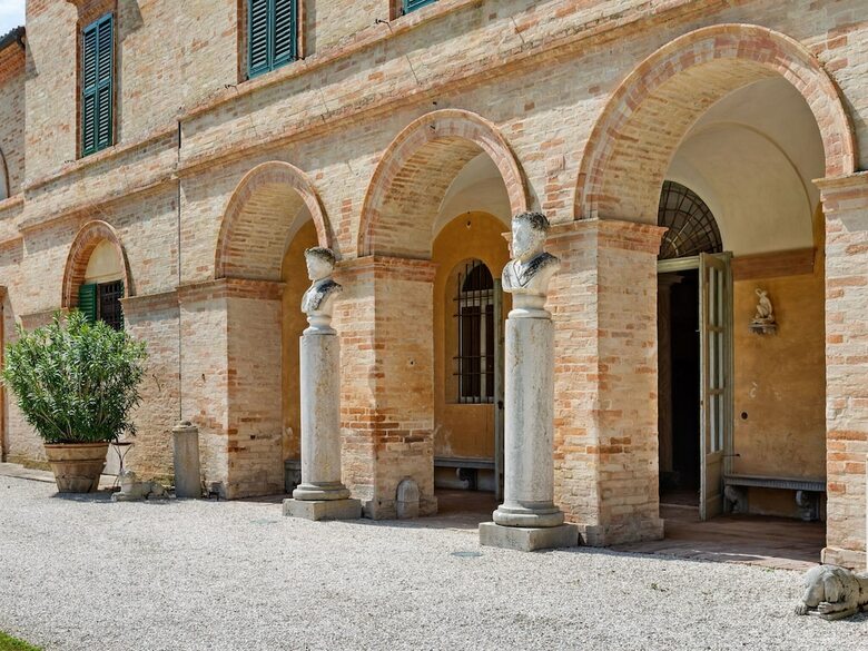 Lavish Villa In Filottrano With Swimming Pool