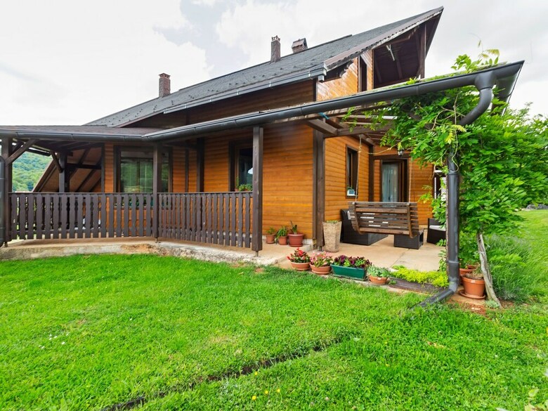Cosy Apartment In Oto?ac With Balcony