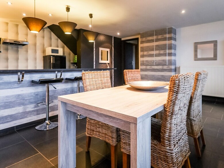 Cosy Chalet In G�romont With Garden And Barbecue