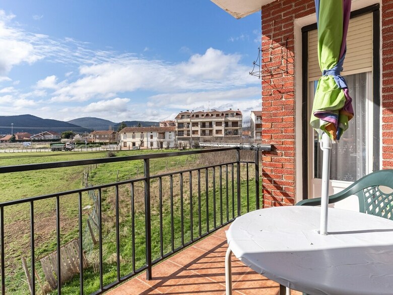 Simplistic Apartment In Villarcayo With Garden