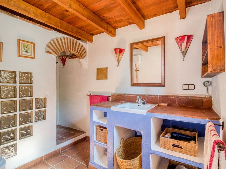 Pretty Cottage In Alcauc�n With Private Swimming Pool