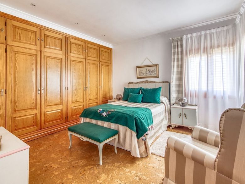 Fascinating Holiday Home In Villaca�as With Swimming Pool