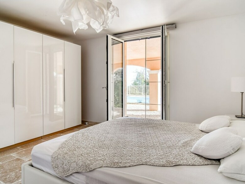 Plush Villa In Le Cannet-des-maures With Private Pool