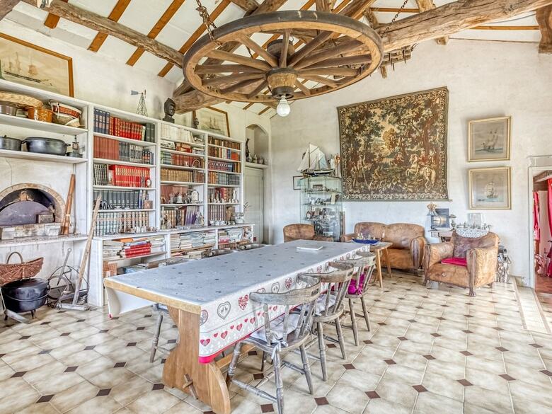 Captivating Holiday Home In Scorbe-clairvaux With Terrace