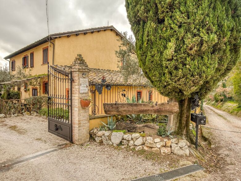 Secluded Holiday Home In Montefalco With Swimming Pool