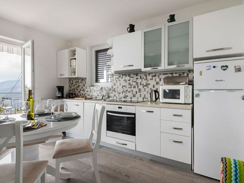 Lovely Apartment In Veprinac With Private Terrace
