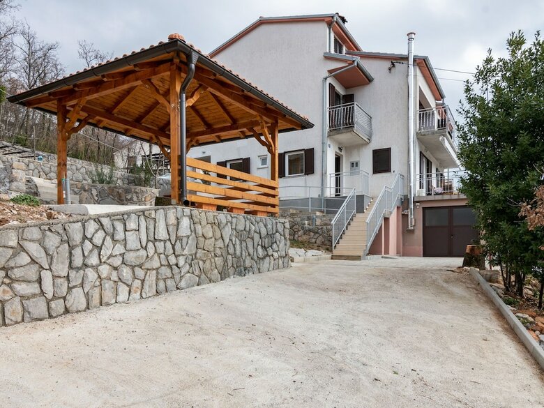 Lovely Apartment In Veprinac With Private Terrace