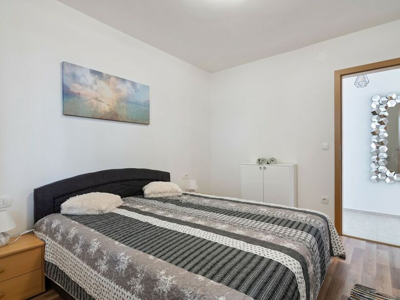 Lovely Apartment In Veprinac With Private Terrace