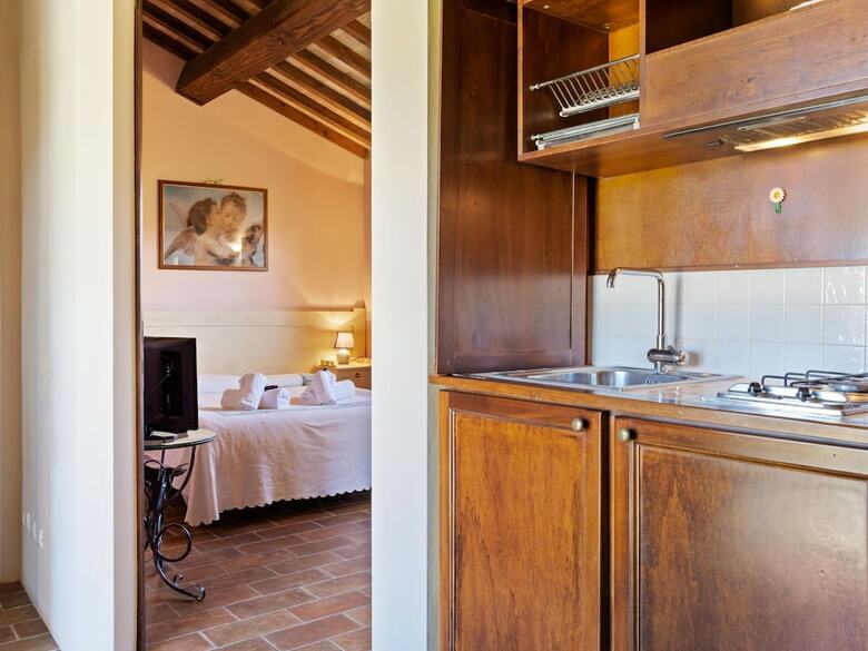 Quaint Cottage In Citt� Della Pieve With Swimming Pool