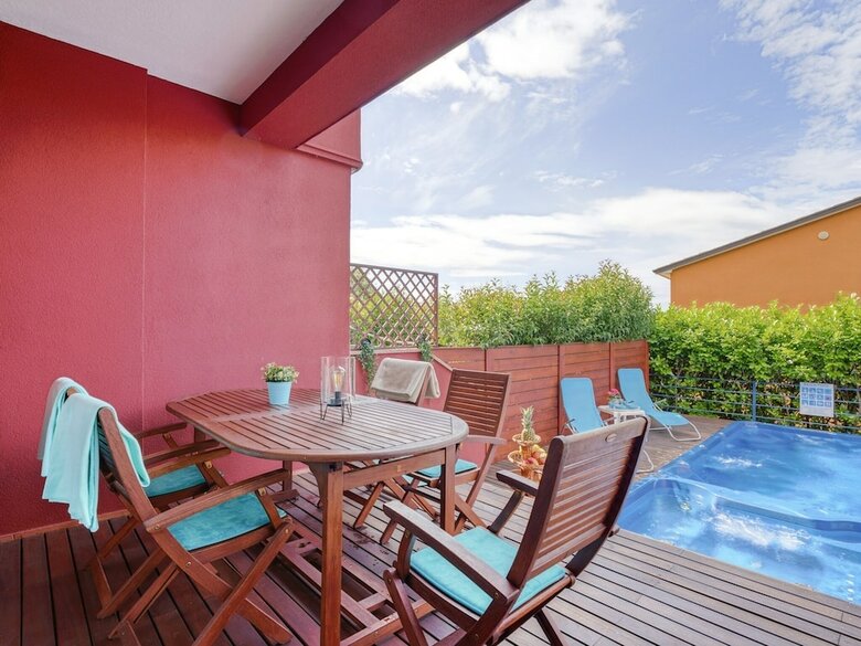 Modern Holiday Home In Umag With Private Whirlpool