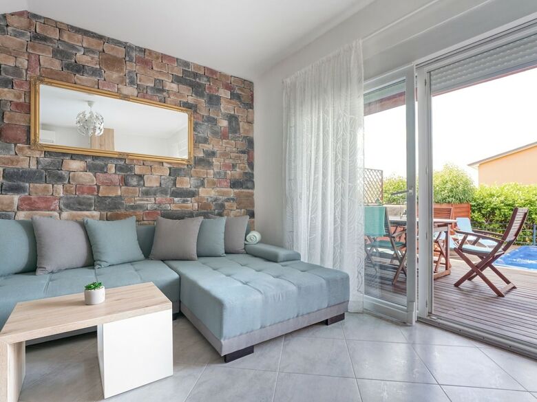 Modern Holiday Home In Umag With Private Whirlpool