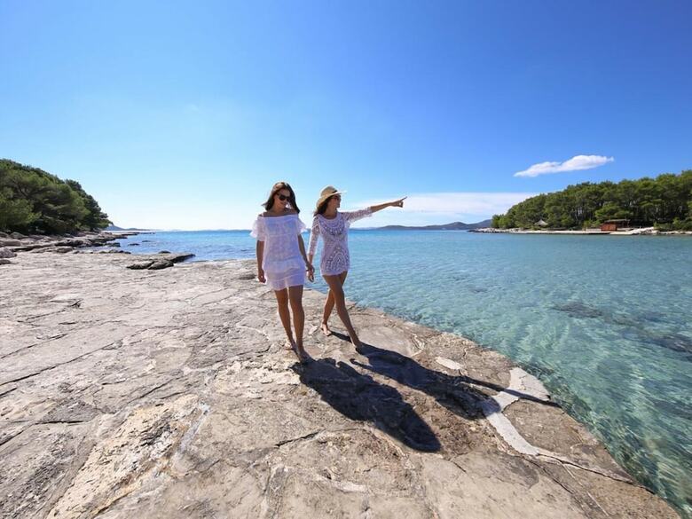 Captivating Holiday Home In Pako?tane With Swimming Pool