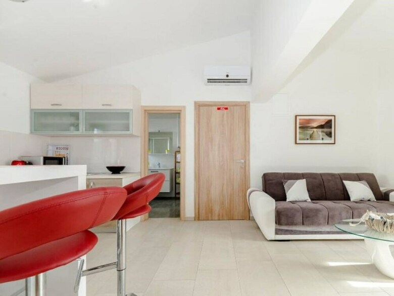 Alluring Apartment In Vir Near Seabeach