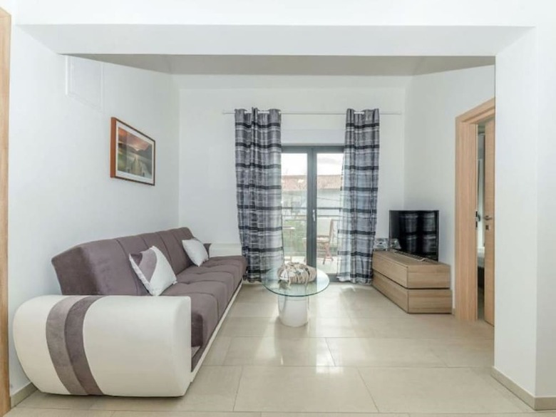 Alluring Apartment In Vir Near Seabeach