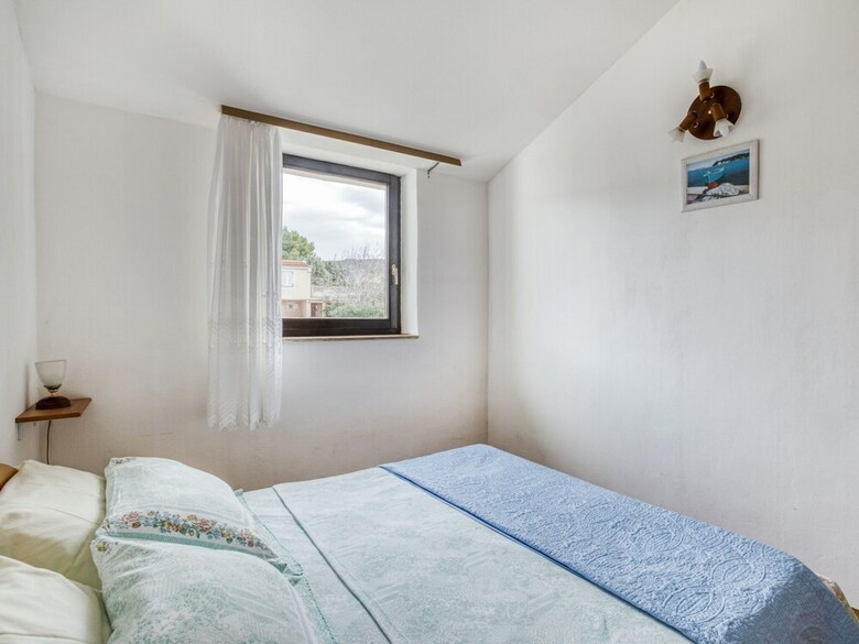 Modern Apartment In Punat With Balcony