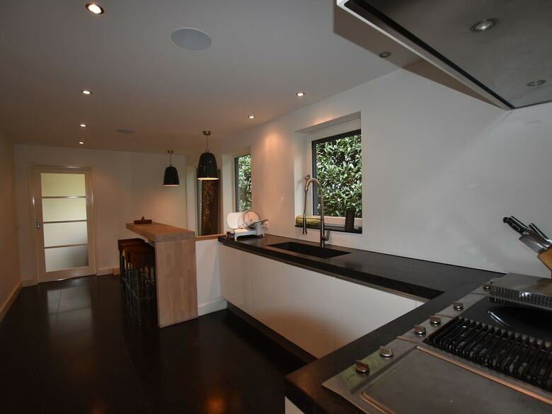 Lavish Holiday Home In Loosdrecht With Jacuzzi