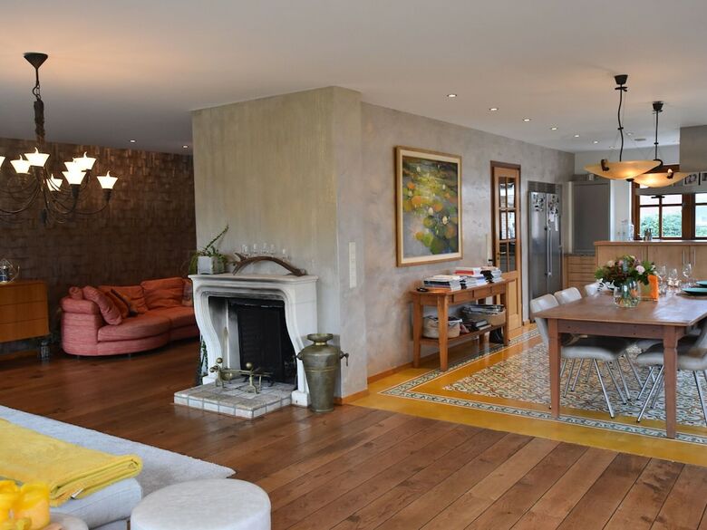 Lavish Holiday Home In Loosdrecht With Jacuzzi