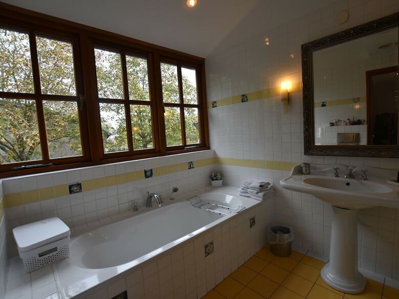 Lavish Holiday Home In Loosdrecht With Jacuzzi