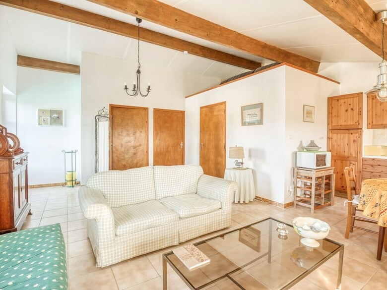 Blissful Holiday Home In Montpezat-de-quercy With Pool