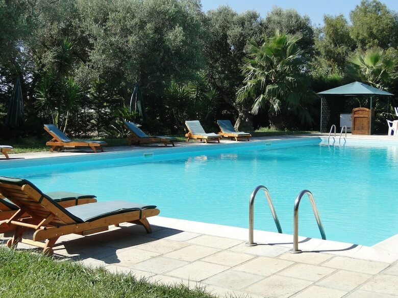 Secluded Holiday Home In Matino With Swimming Pool