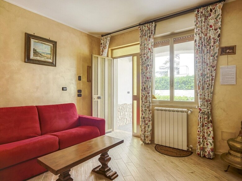 Traditional Holiday Home In Fontane Bianche With Pool