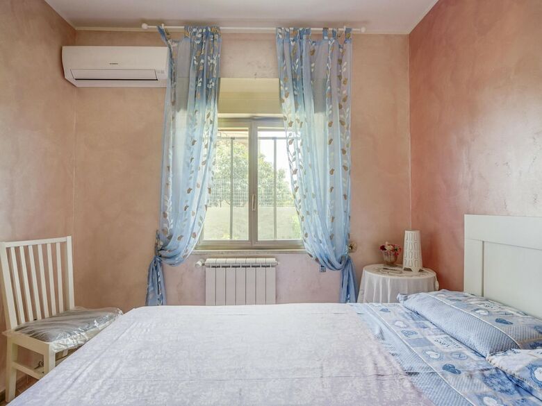 Traditional Holiday Home In Fontane Bianche With Pool