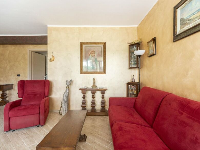 Traditional Holiday Home In Fontane Bianche With Pool