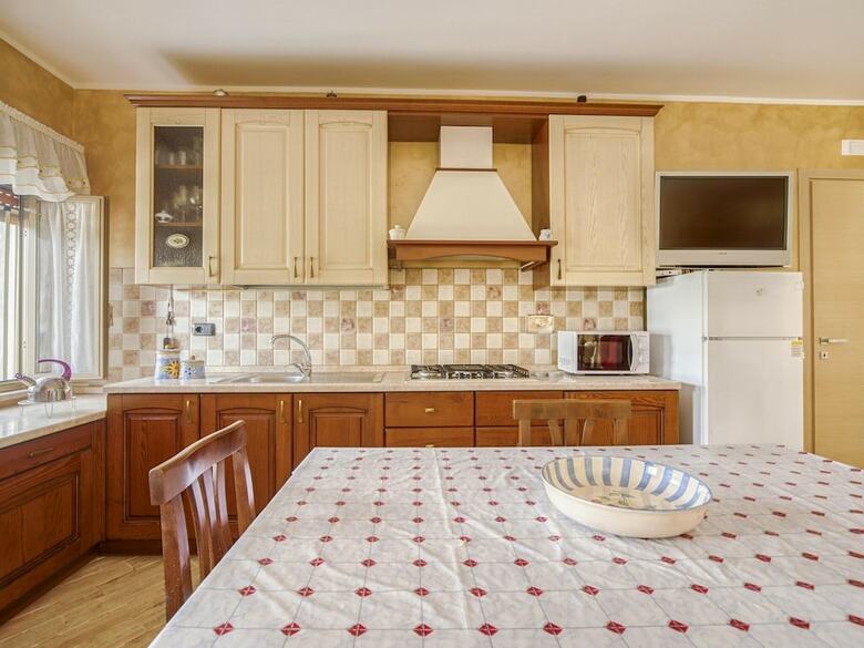 Traditional Holiday Home In Fontane Bianche With Pool