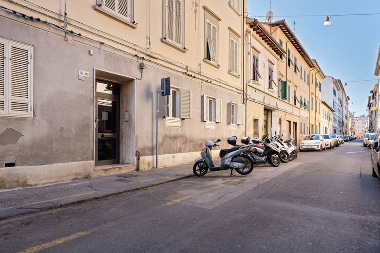 Piazza Della Repubblica & Cisternone Apartment