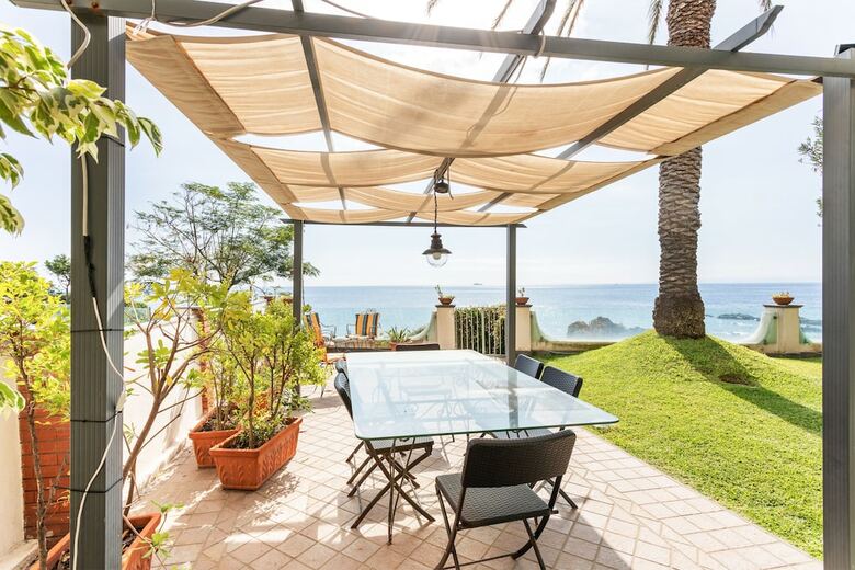 Penelope Seaview Apartment