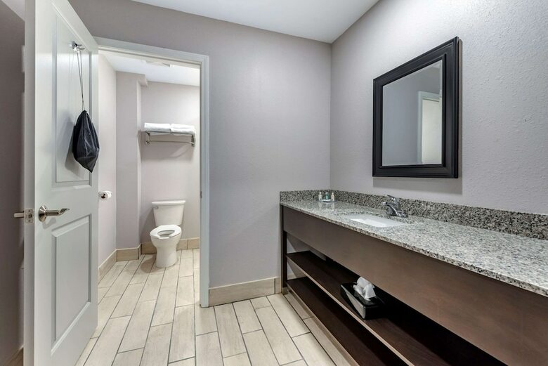 Hotel Quality Inn & Suites Evansville Downtown