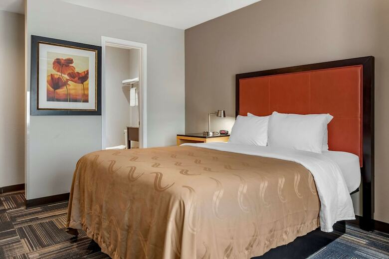 Hotel Quality Inn & Suites Evansville Downtown
