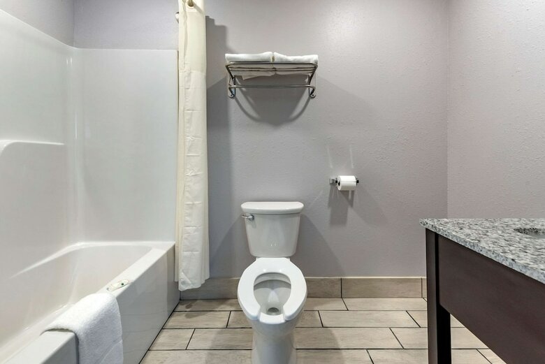 Hotel Quality Inn & Suites Evansville Downtown