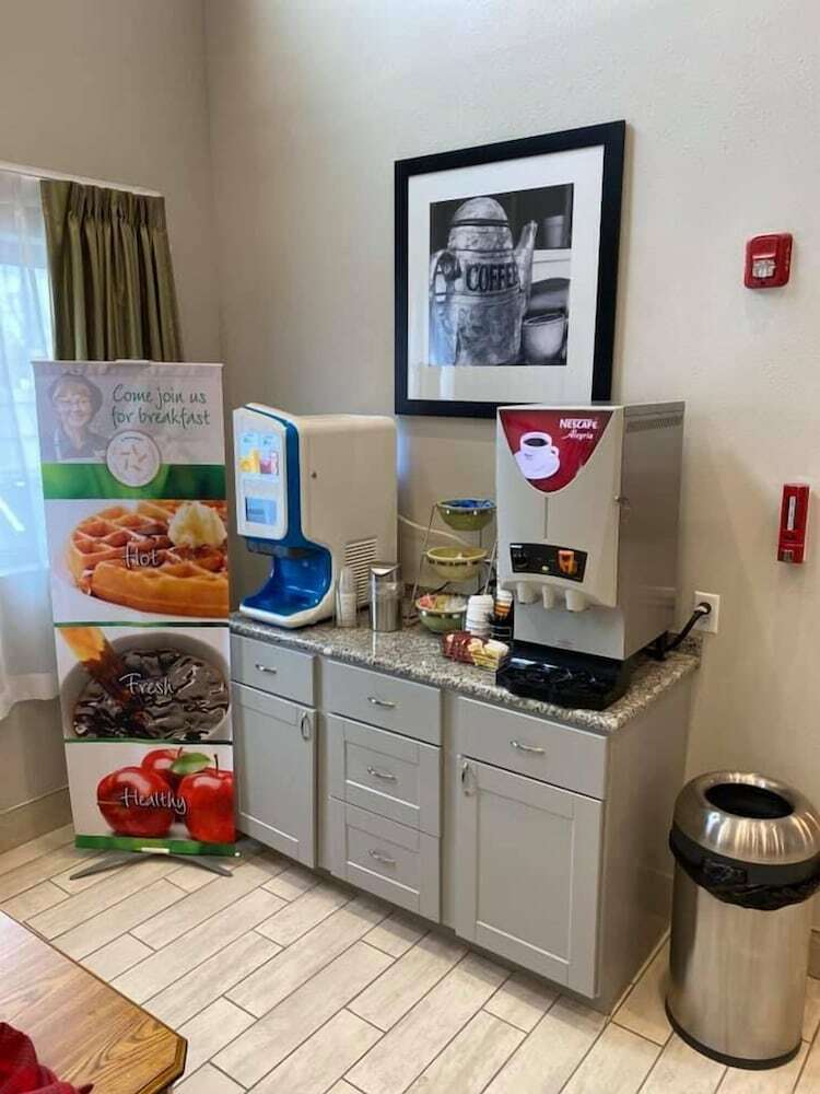 Hotel Quality Inn & Suites Evansville Downtown
